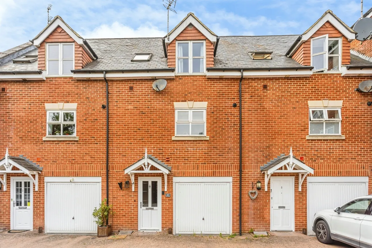 Priory Mews, Haywards Heath, RH16, photo 20
