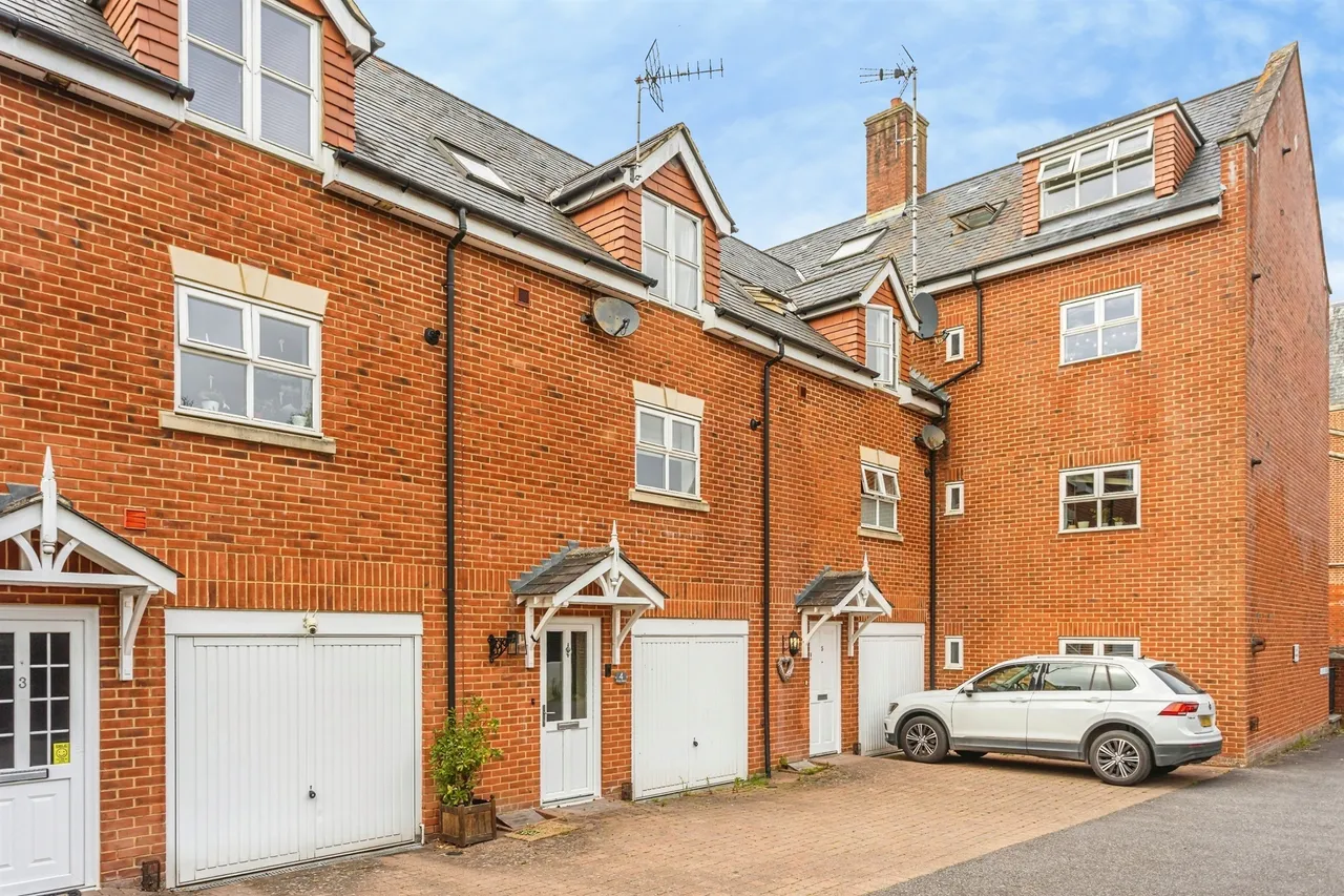 Priory Mews, Haywards Heath, RH16, photo 18