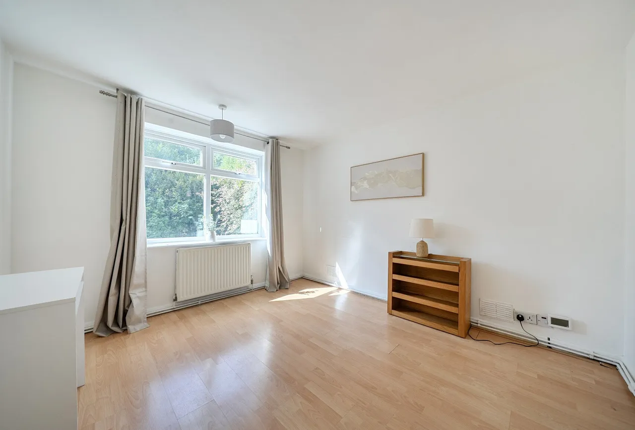 Parkway, Horley, RH6 7HY, photo 12