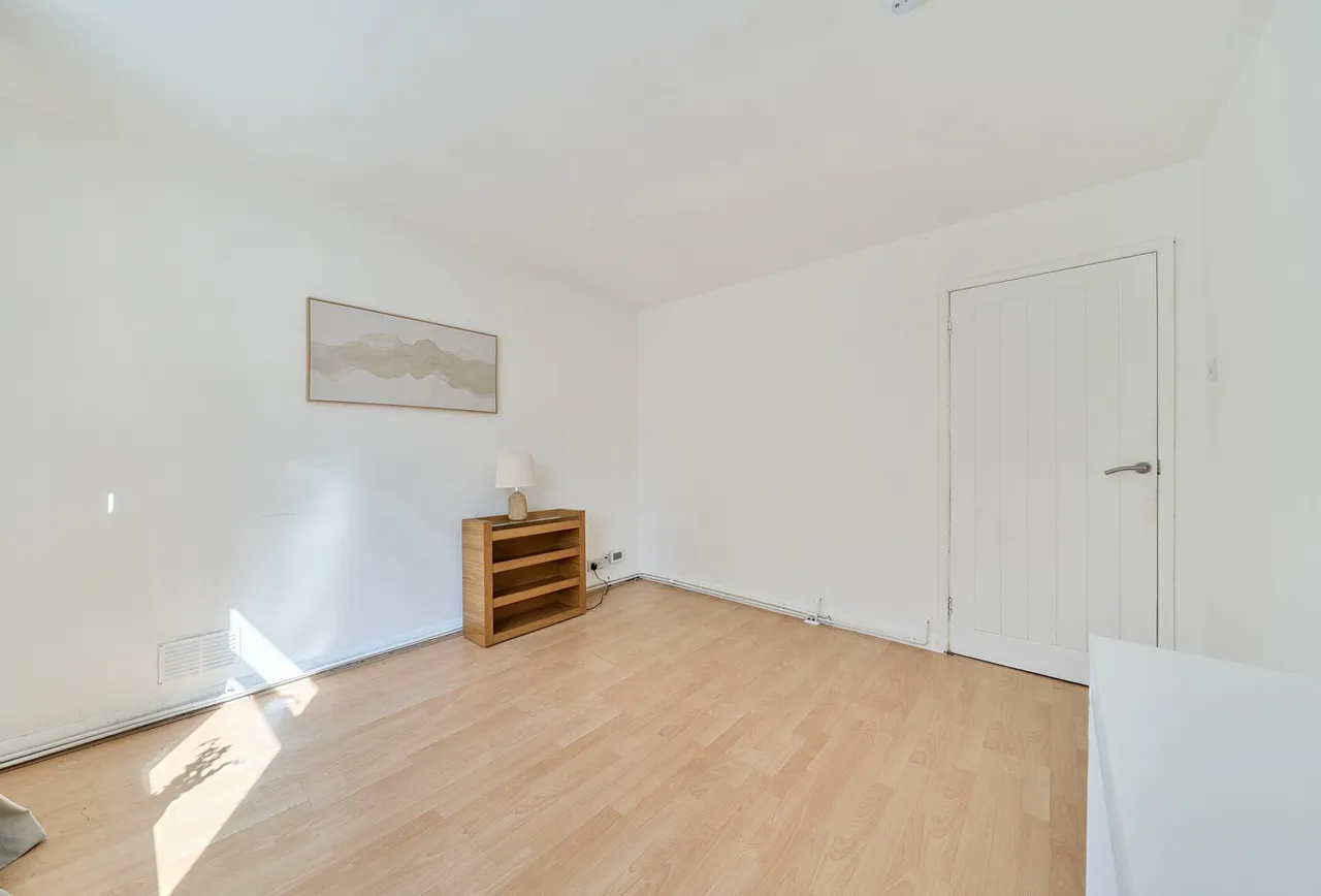 Parkway, Horley, RH6 7HY, photo 14