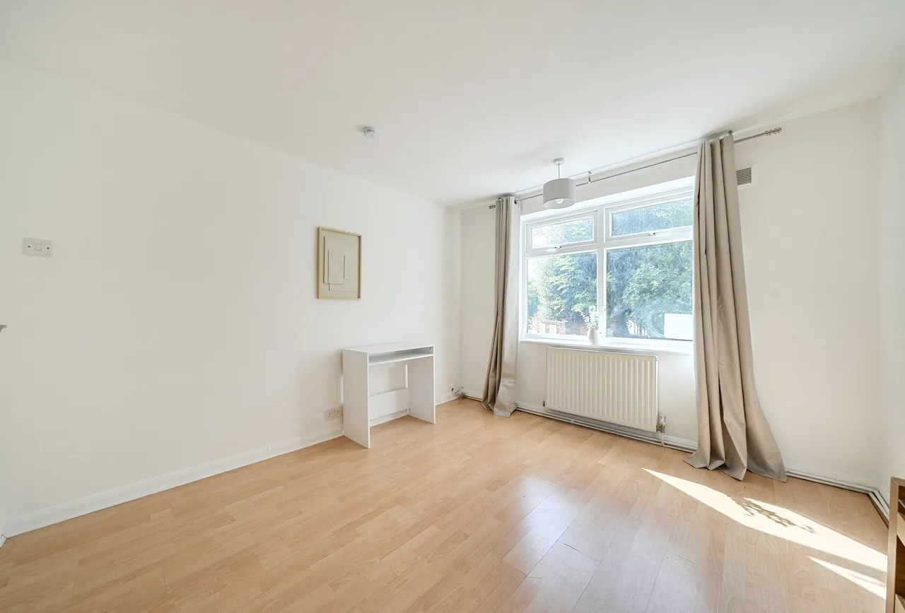 Parkway, Horley, RH6 7HY, photo 15