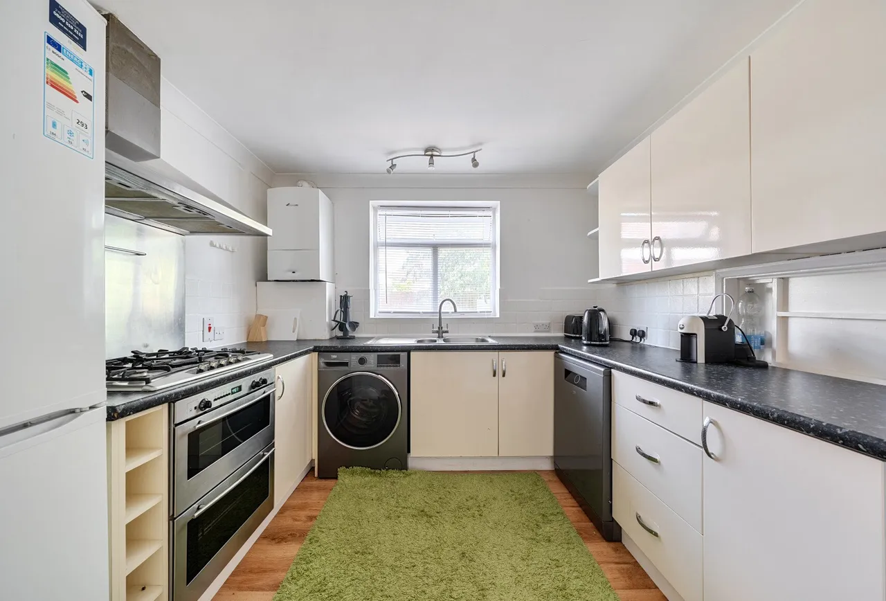 Parkway, Horley, RH6 7HY, photo 8