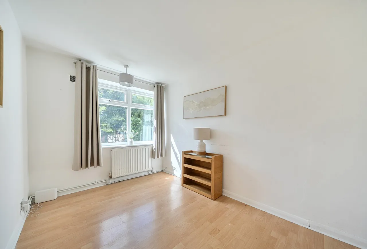 Parkway, Horley, RH6 7HY, photo 17