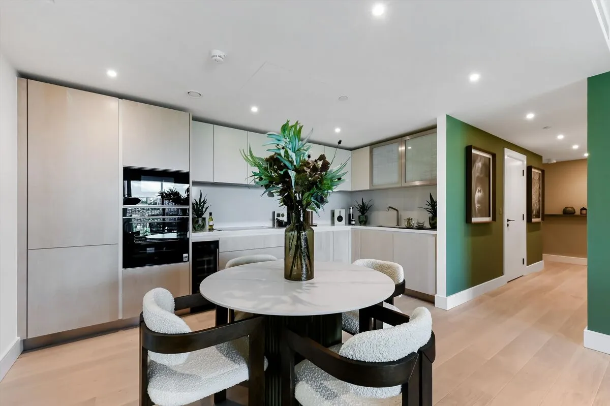 Prince of Wales Drive, Battersea, SW11, photo 2