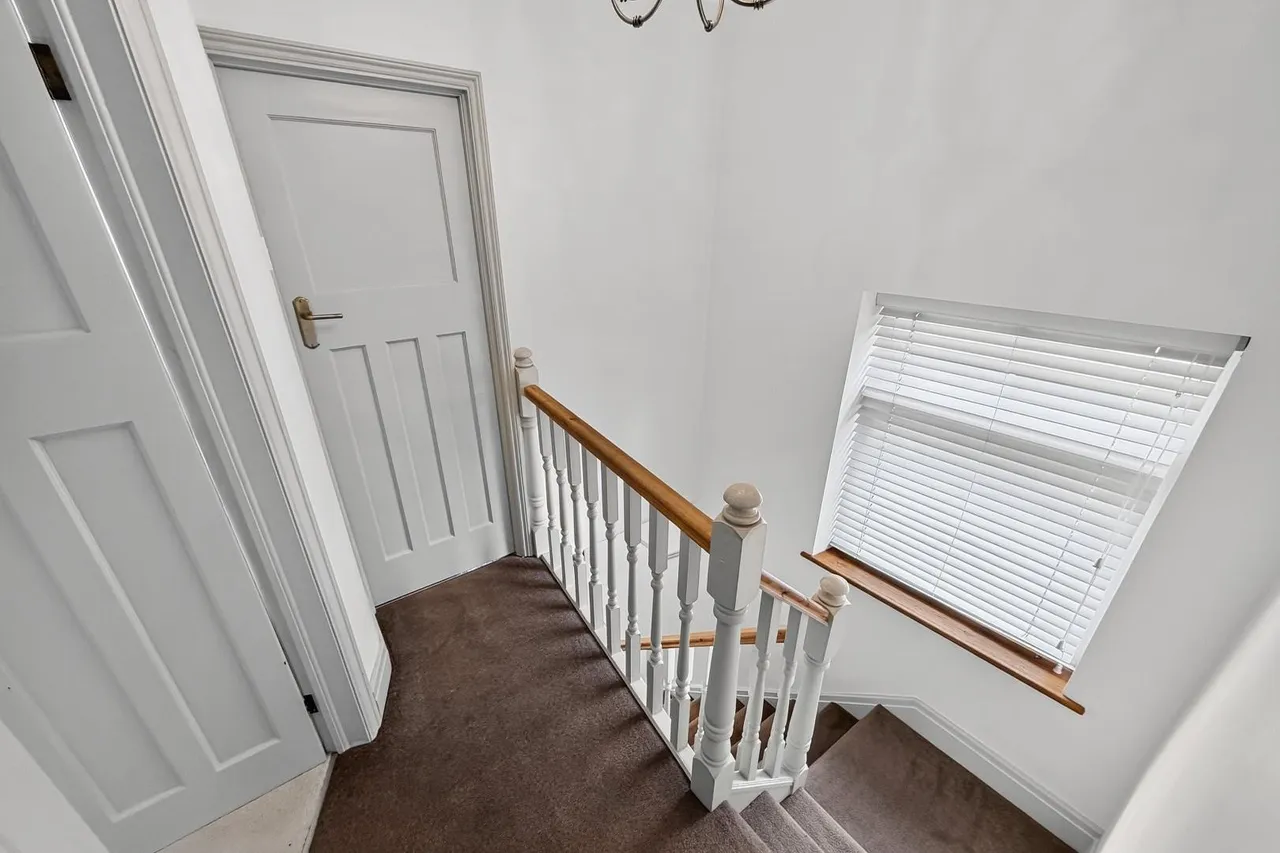 Clover Road, Timperley, Cheshire WA15 7NL, photo 15