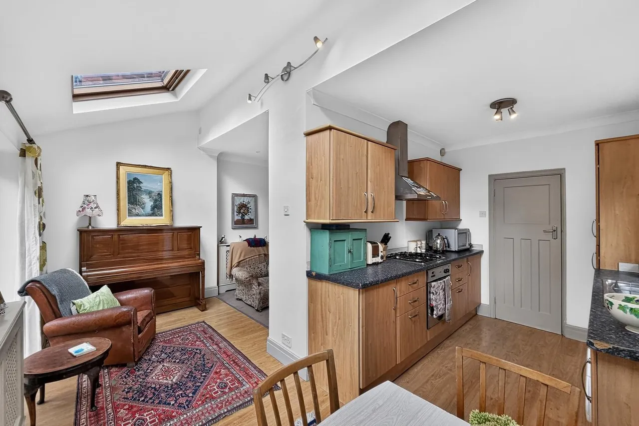 Clover Road, Timperley, Cheshire WA15 7NL, photo 4