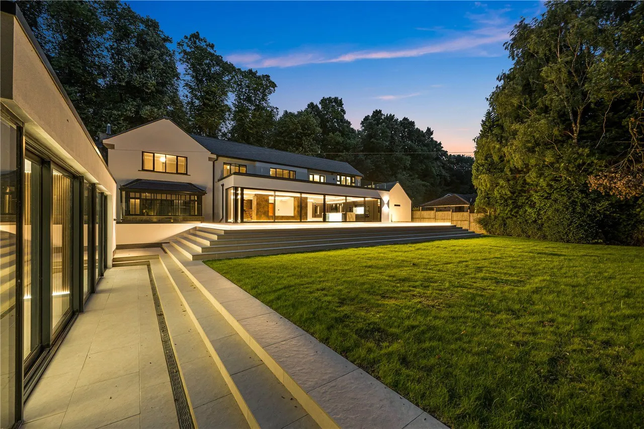 Clara Drive, Calverley, LS28, photo 31