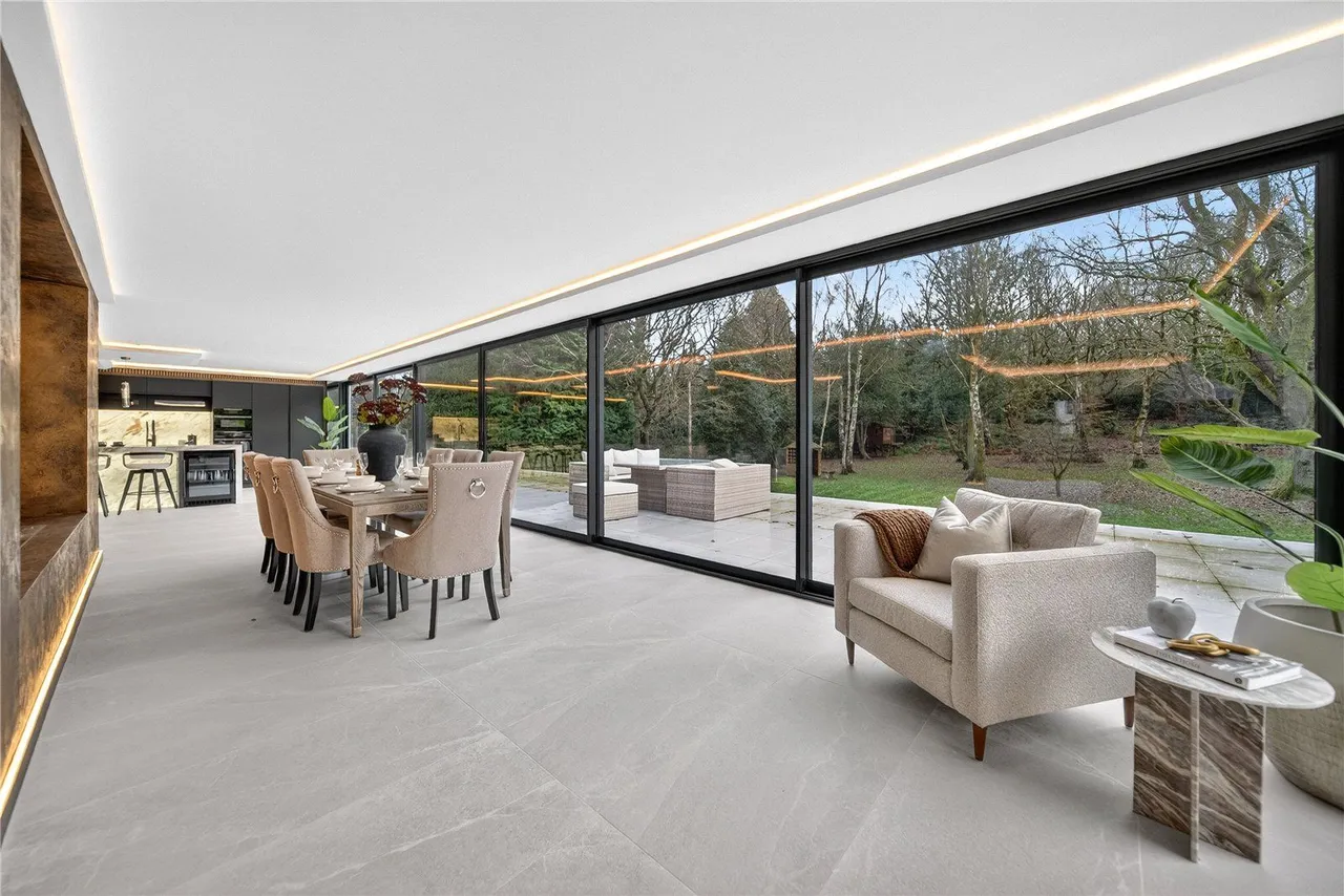 Clara Drive, Calverley, LS28, photo 10