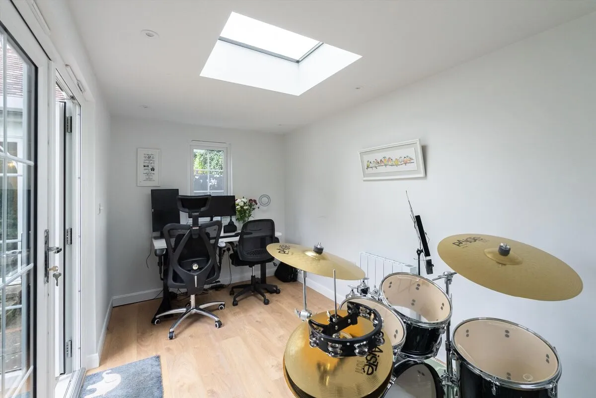 Fairmile Lea, Cobham, KT11, photo 22