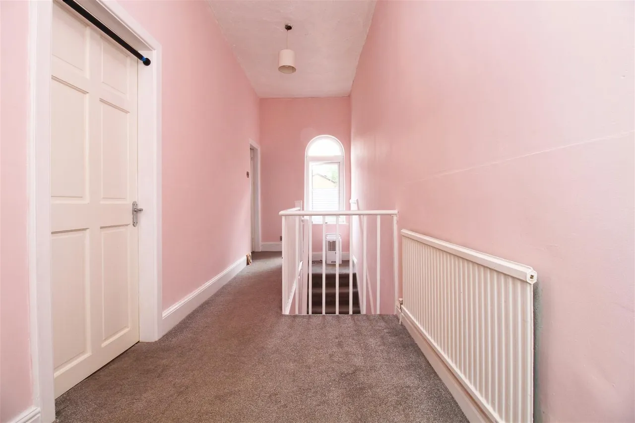 Mottram Road, Hyde, photo 11