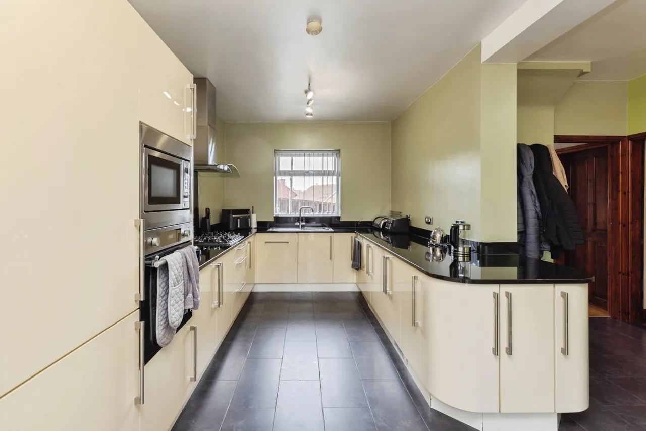 Durkar Lane, Crigglestone, Wakefield, West Yorkshire, WF4, photo 3