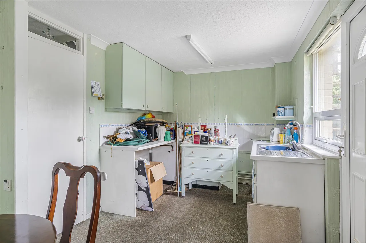 Collingwood Close, Peacehaven, photo 17