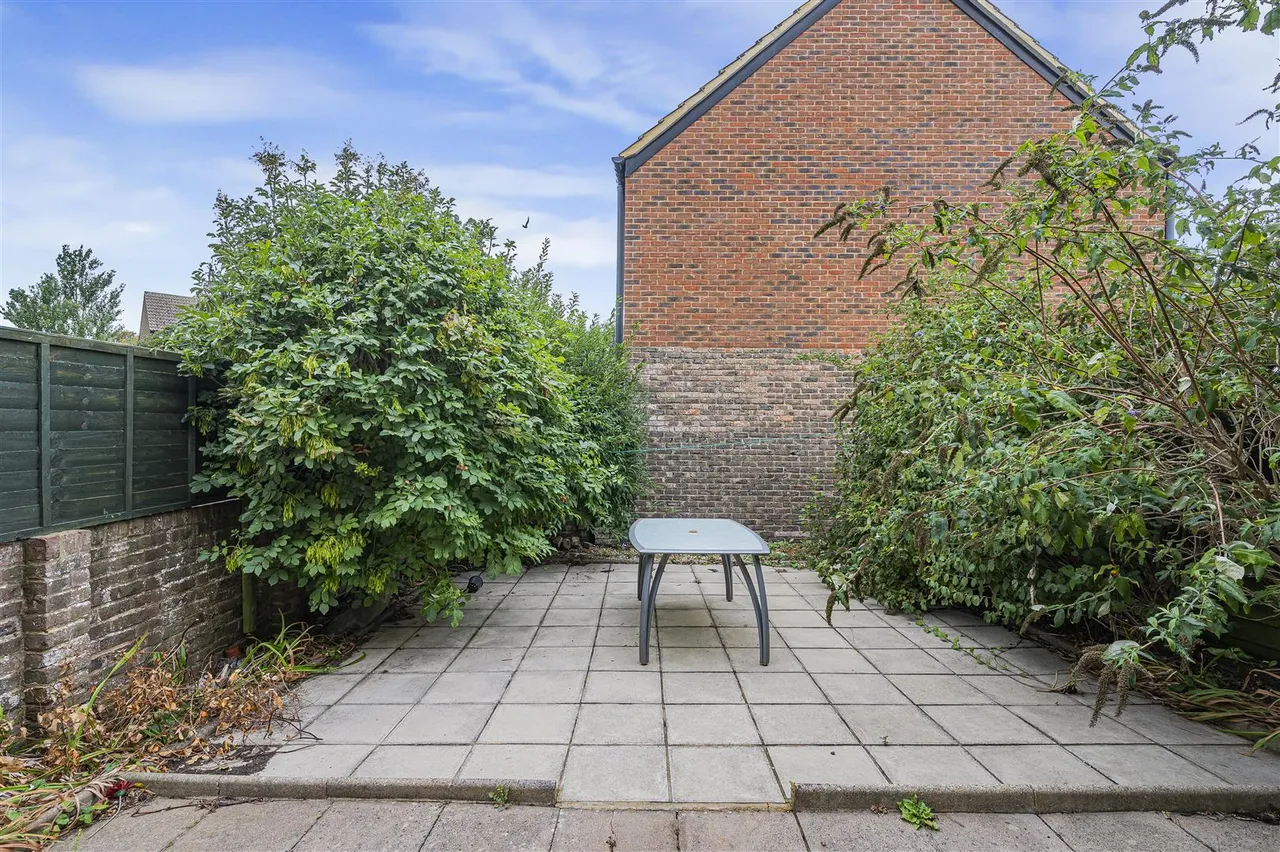 Collingwood Close, Peacehaven, photo 12