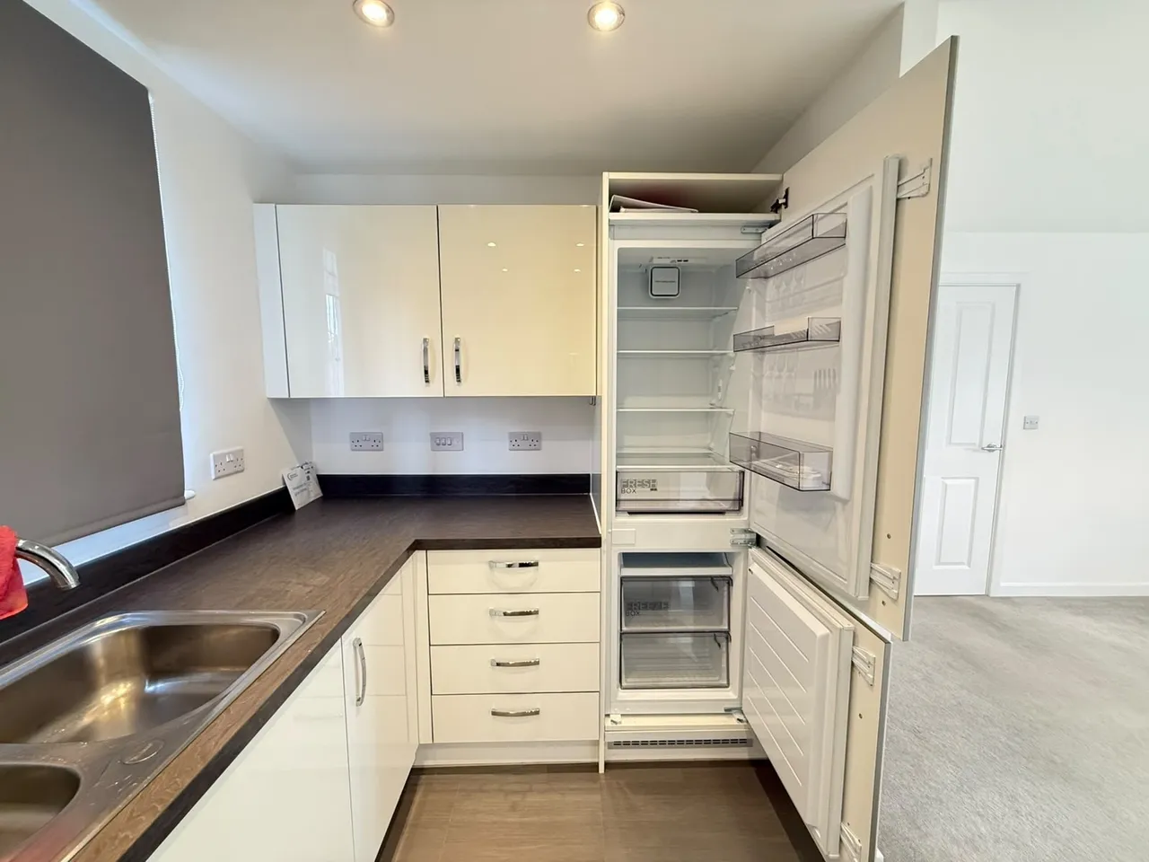 London Road, NN17, photo 5