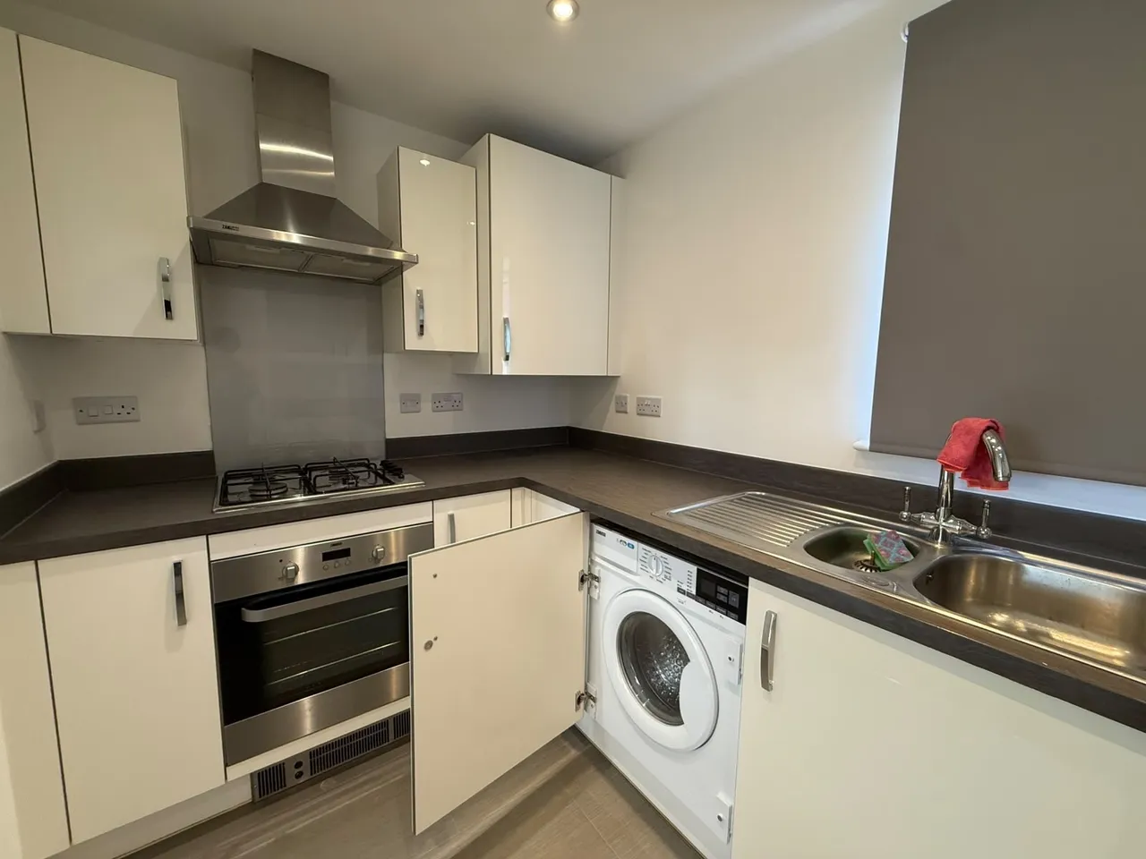 London Road, NN17, photo 4