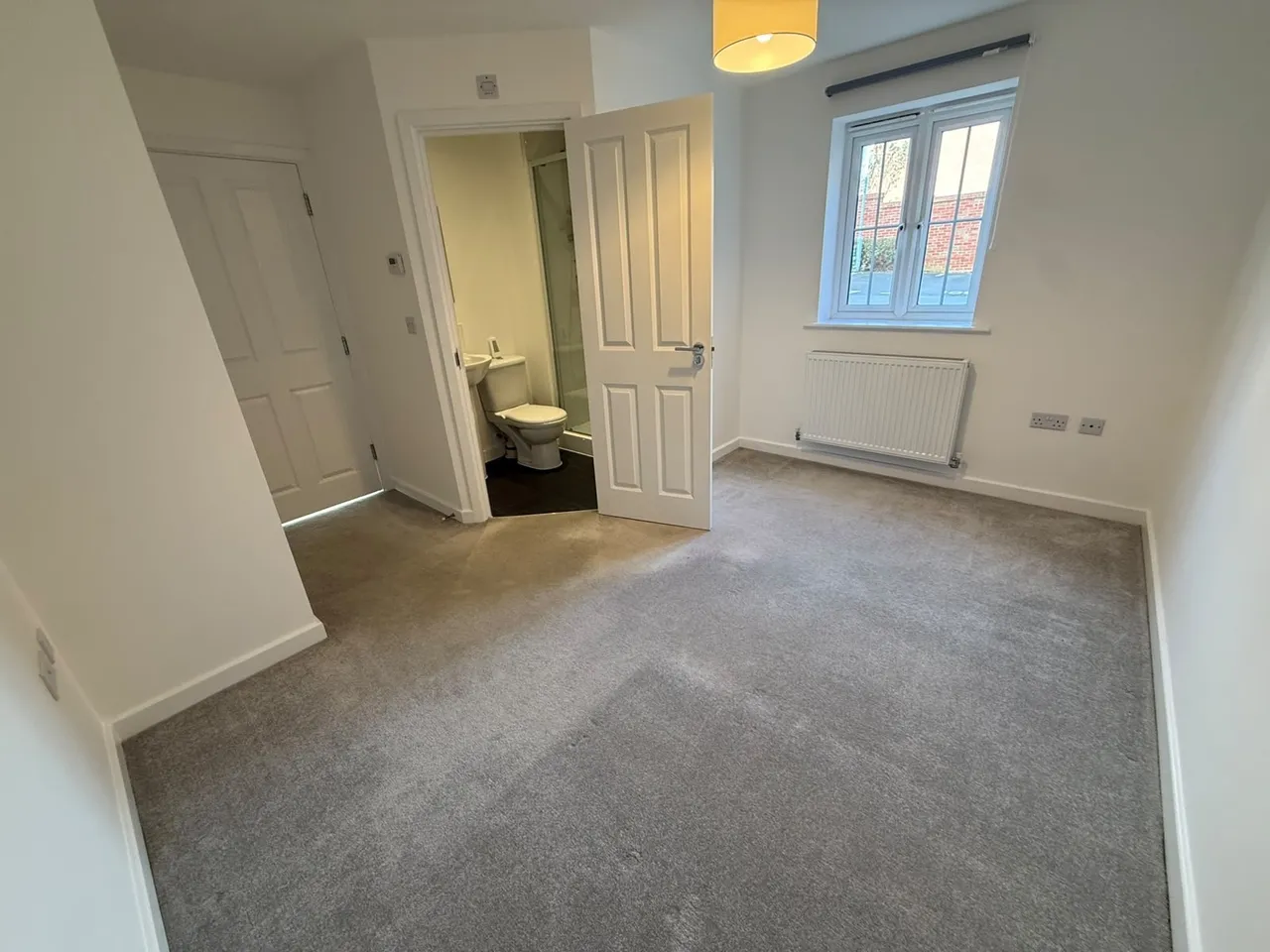 London Road, NN17, photo 12