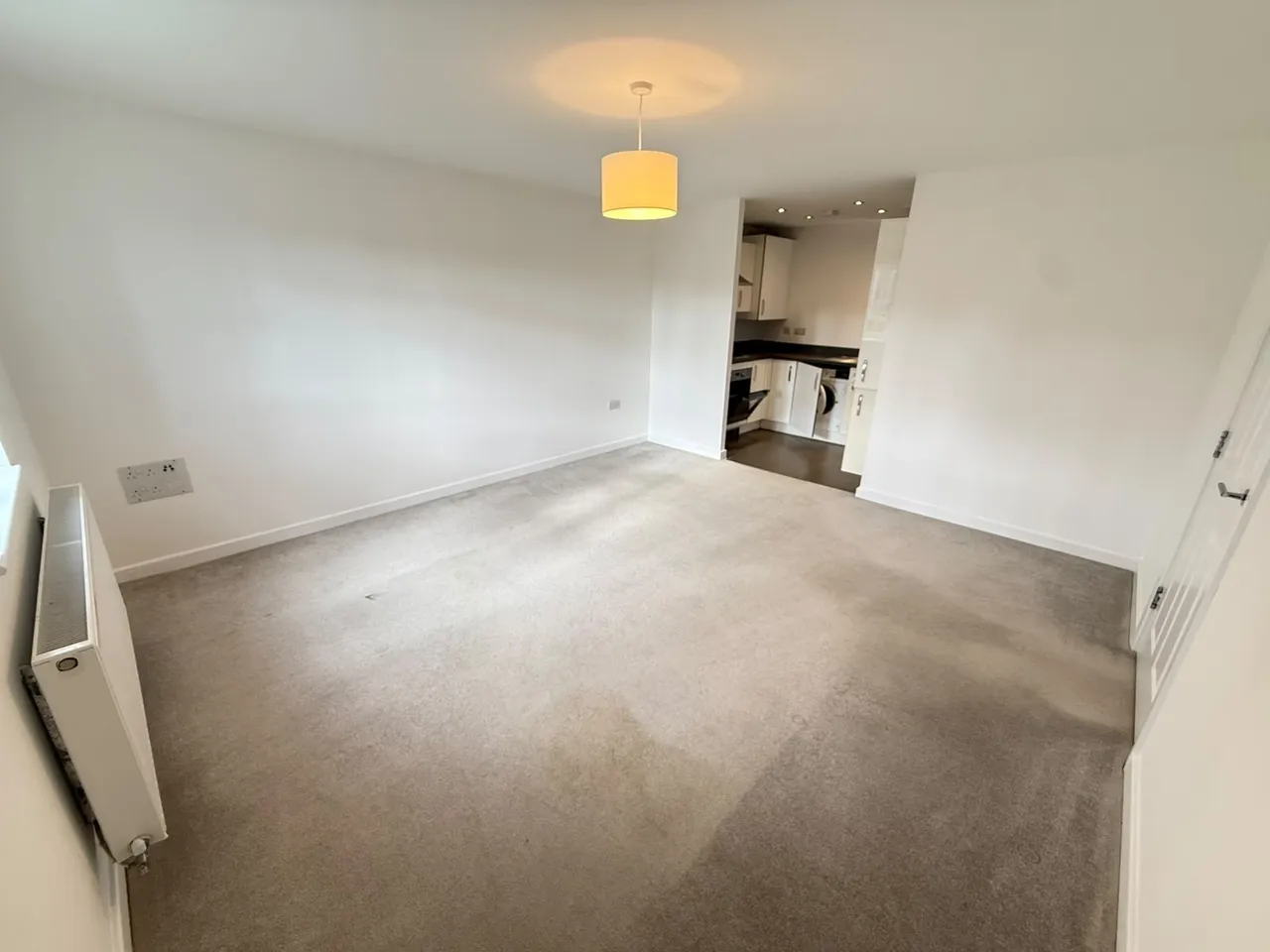 London Road, NN17, photo 11