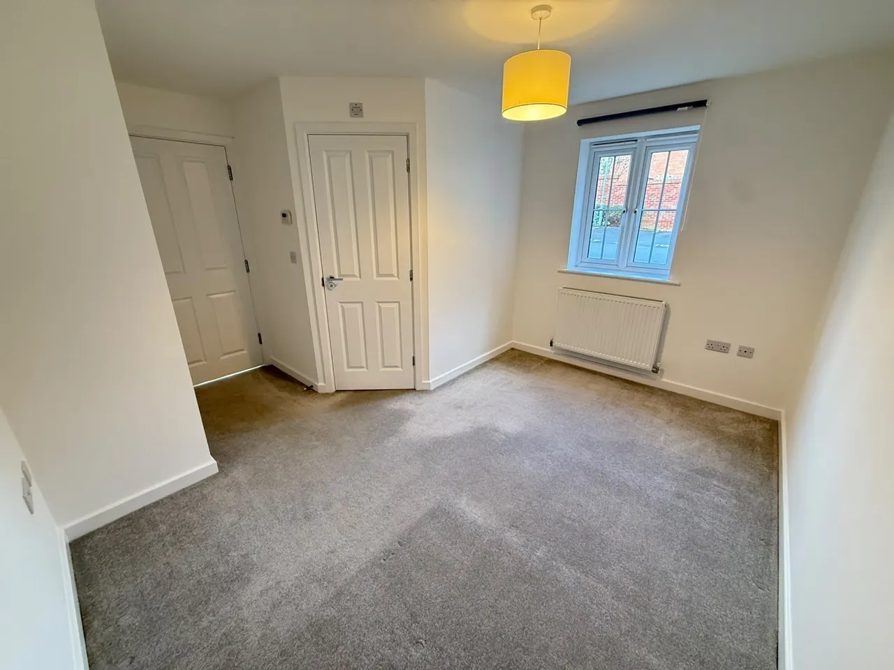 London Road, NN17, photo 9