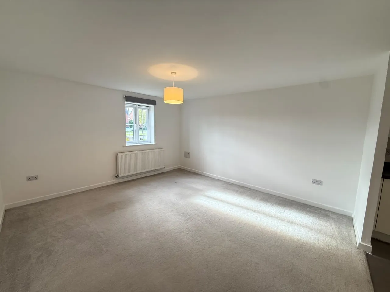 London Road, NN17, photo 8