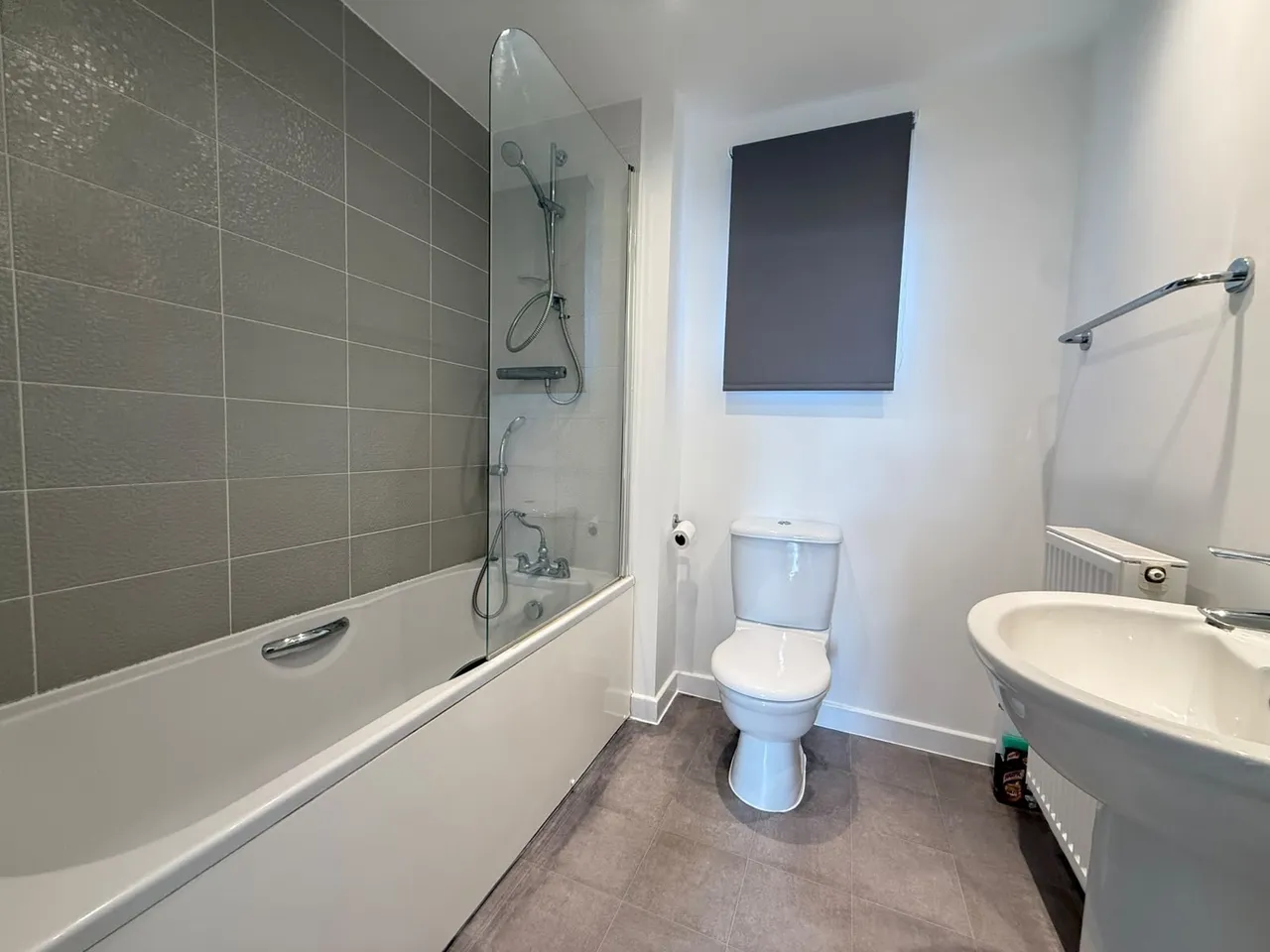 London Road, NN17, photo 13