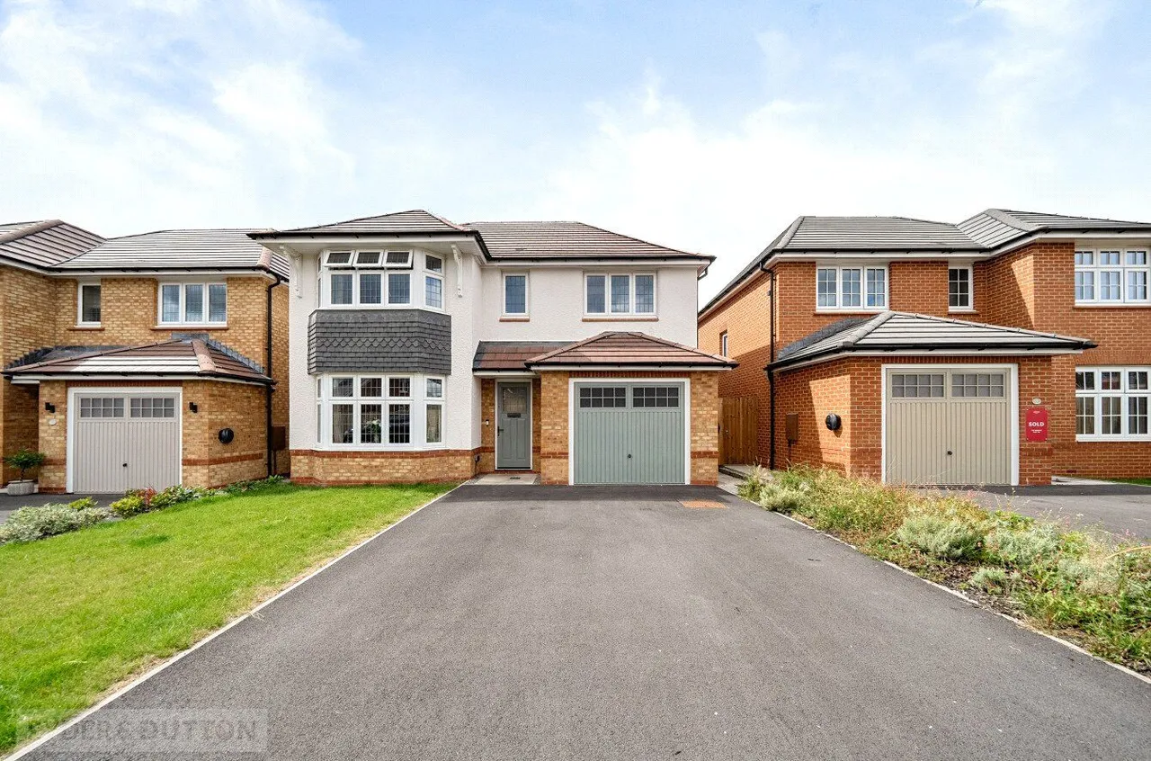 4 bed house for sale, Bennett Way, Royton, OL2