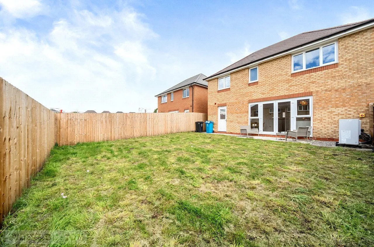 Bennett Way, Royton, OL2, photo 17