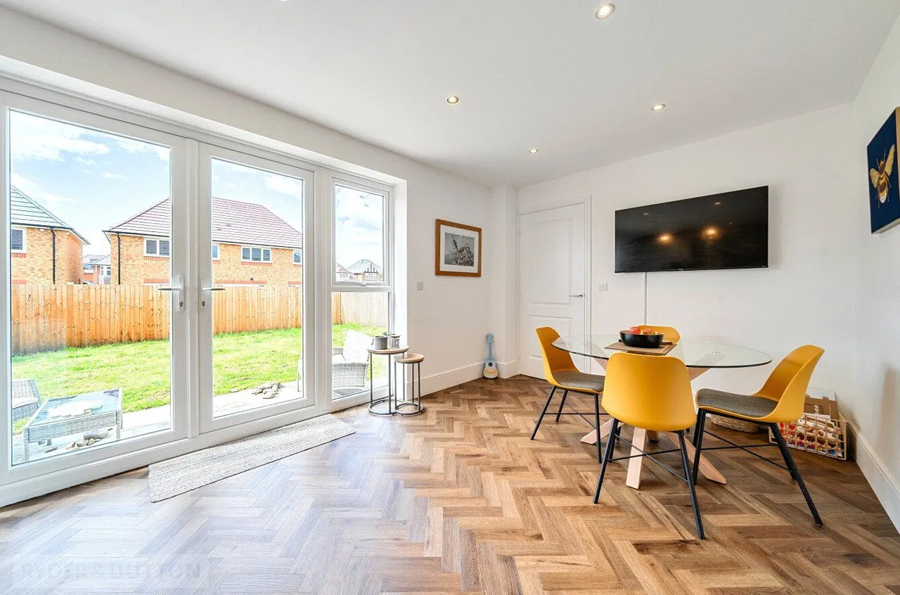 Bennett Way, Royton, OL2, photo 4