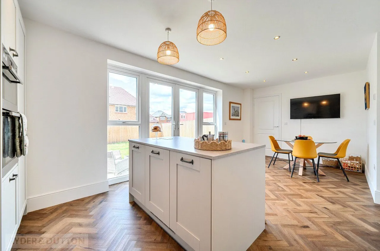 Bennett Way, Royton, OL2, photo 3