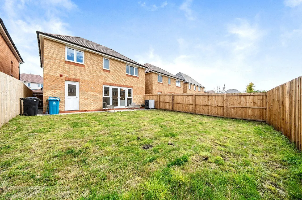 Bennett Way, Royton, OL2, photo 20