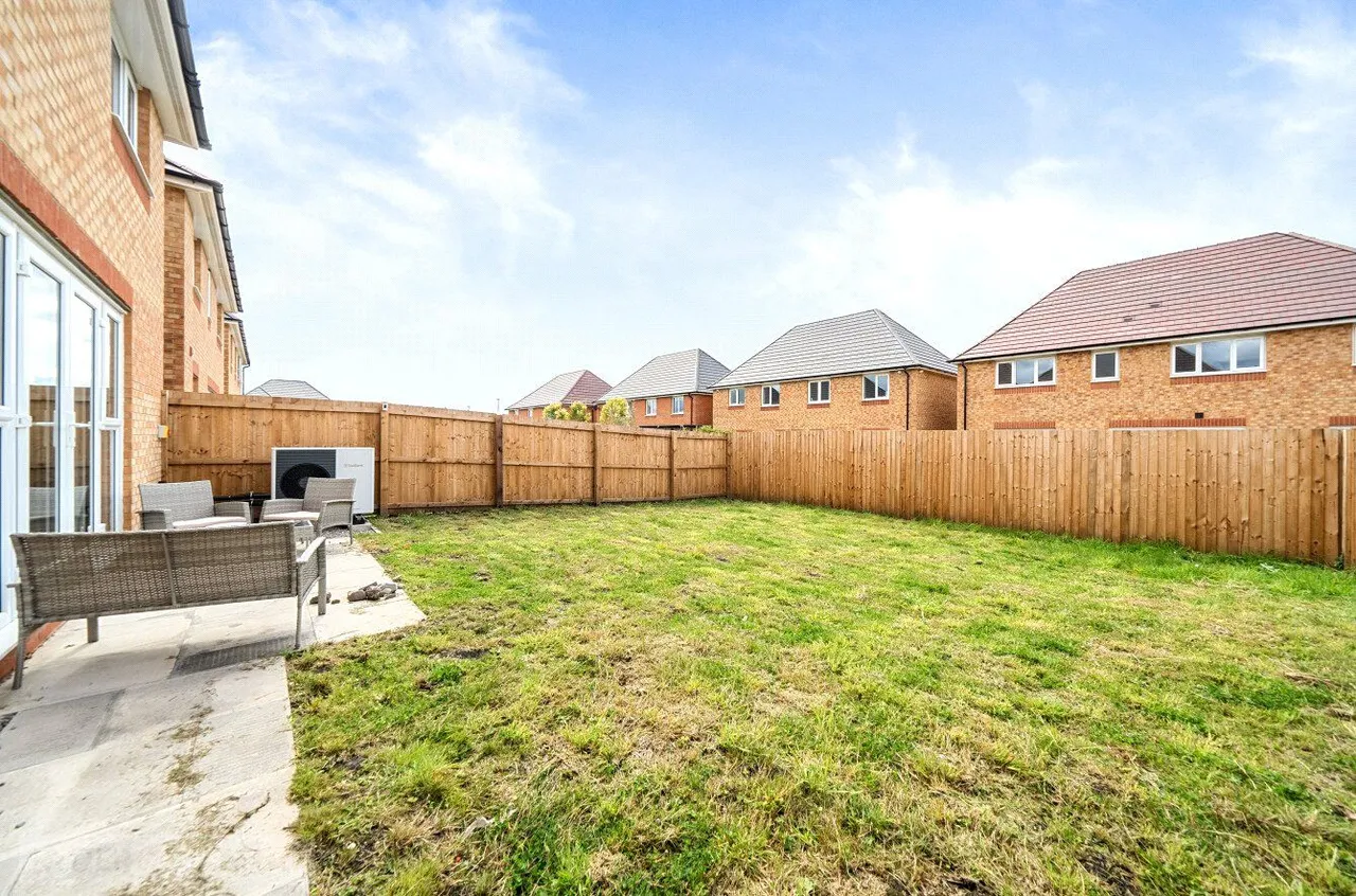 Bennett Way, Royton, OL2, photo 19