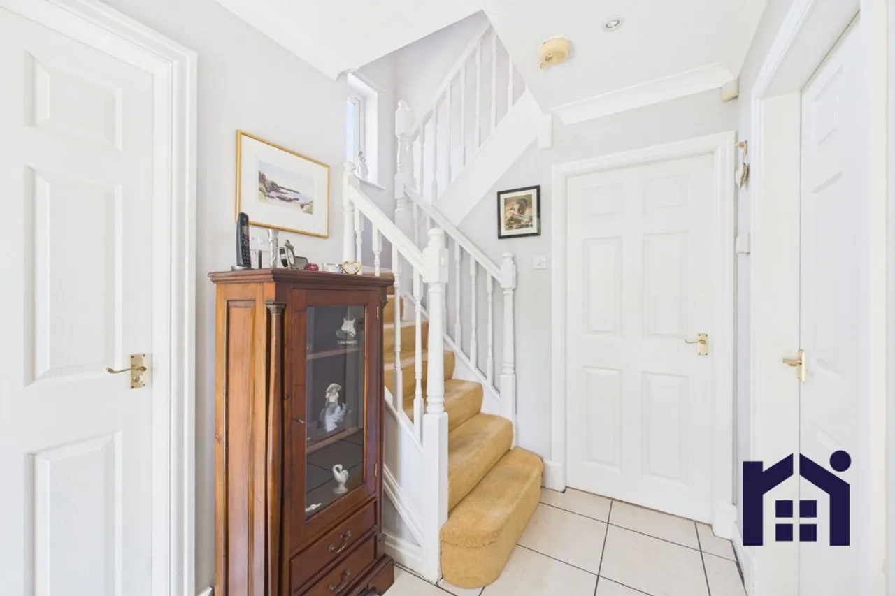 Stokes Hall Avenue, Leyland, PR25 3FA, photo 5