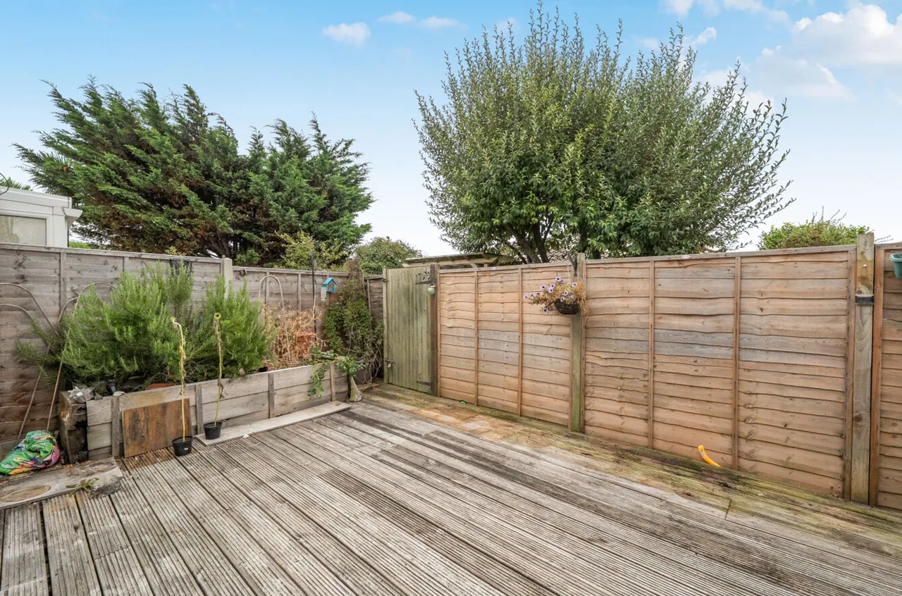 Holford Green, Selsey, PO20, photo 17