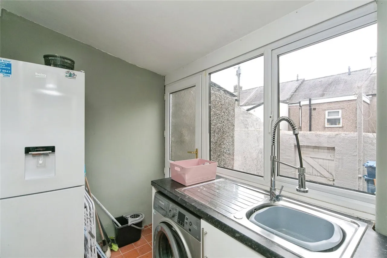 Victoria Street, Caernarfon, LL55, photo 17