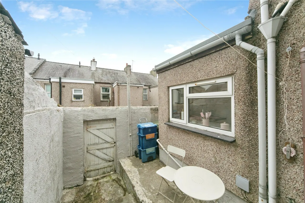 Victoria Street, Caernarfon, LL55, photo 13