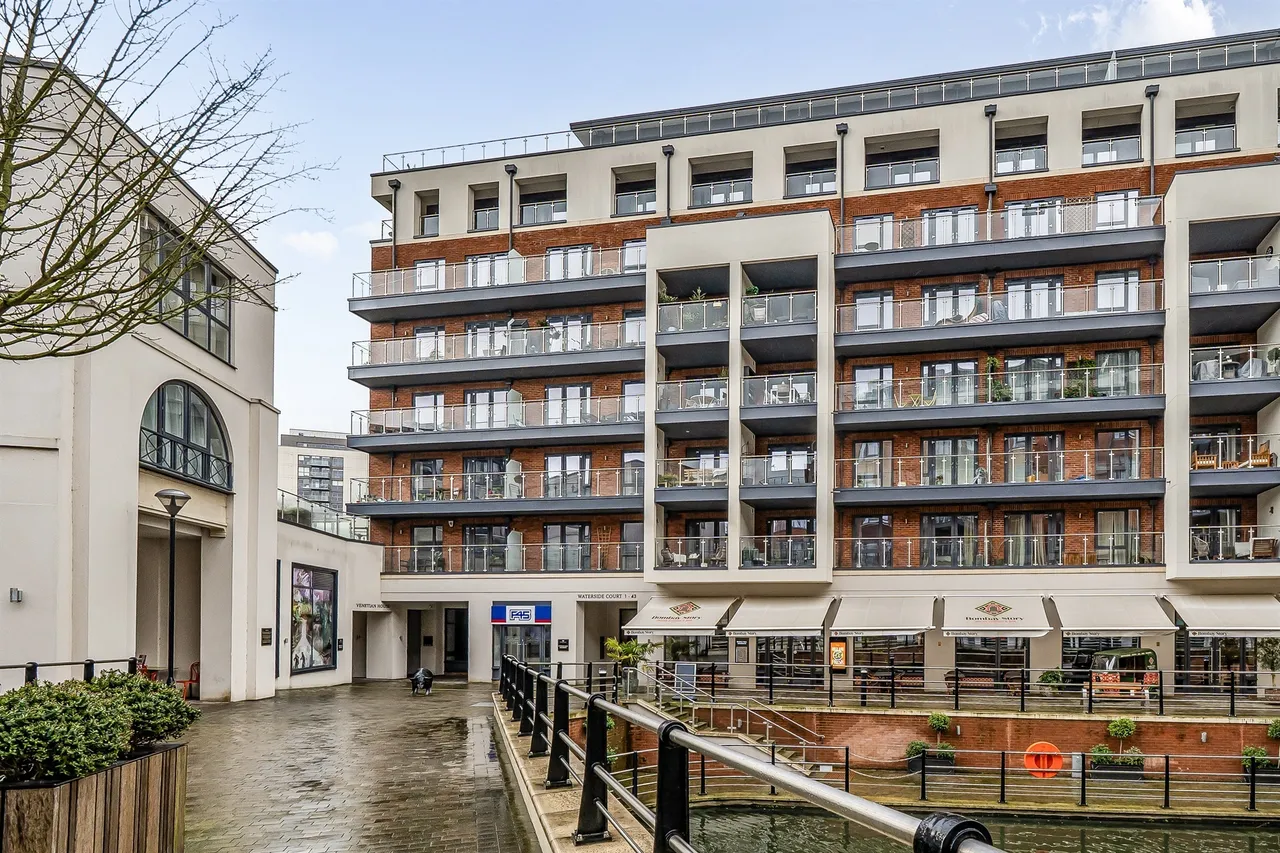 2 bed flat for sale, The Colonnade, Maidenhead, SL6