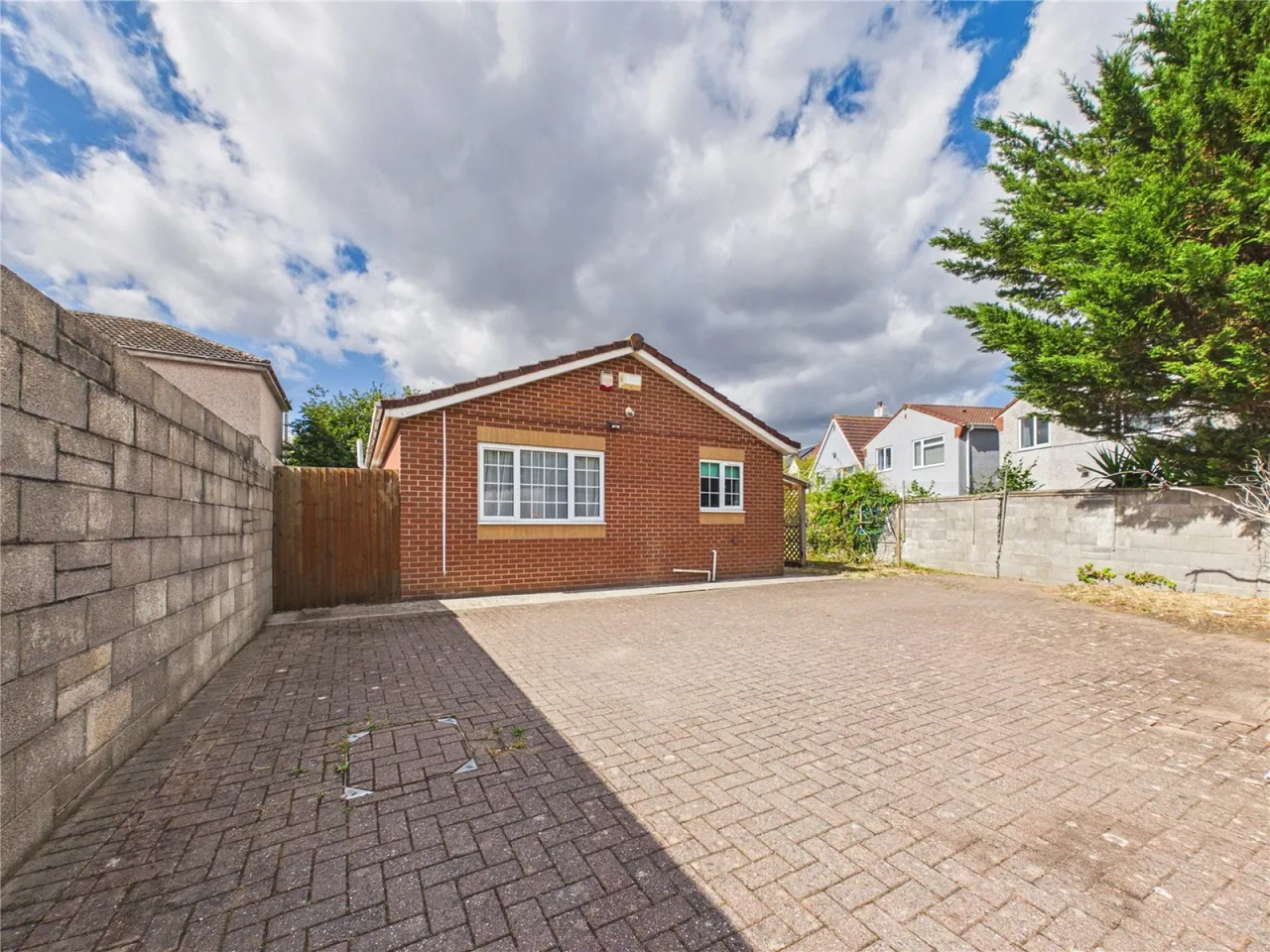 2 bed house for sale, Whiteway Road, St George, BS5