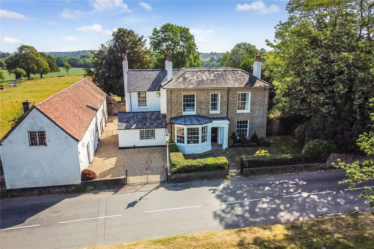 4 bed house for sale — Chenies, Rickmansworth, Buckinghamshire, WD3 6ED
