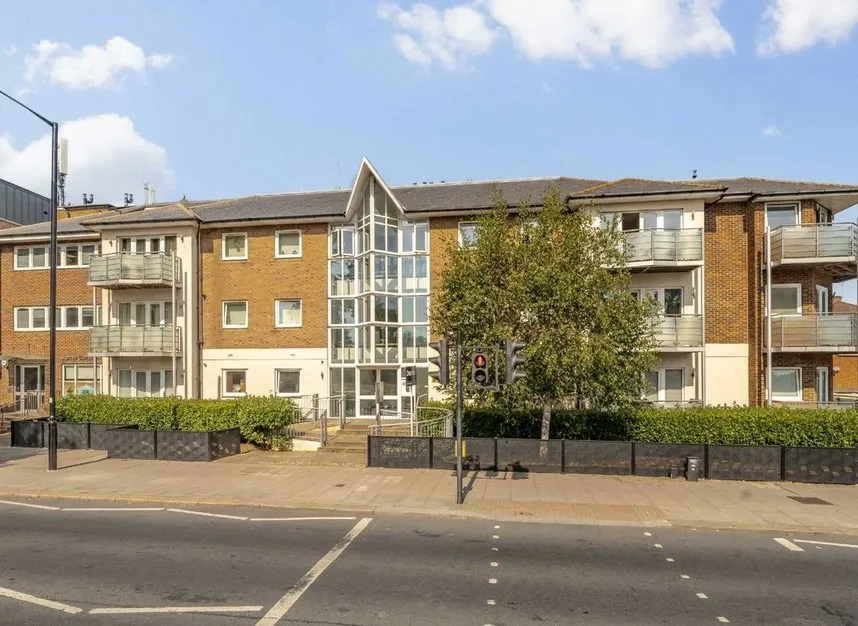 3 bed flat to rent — Ballards Lane, Finchley, N3
