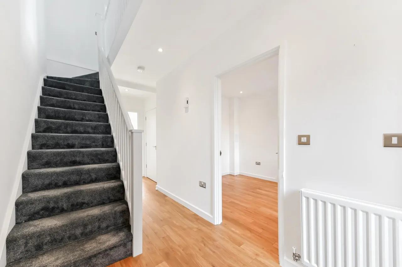 Reynard Way, Brentford, TW8, photo 6