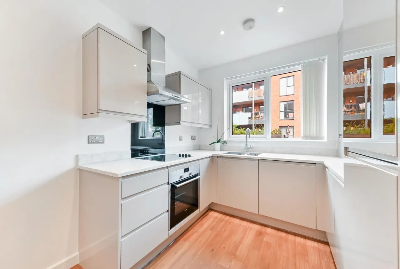 Reynard Way, Brentford, TW8, photo 5