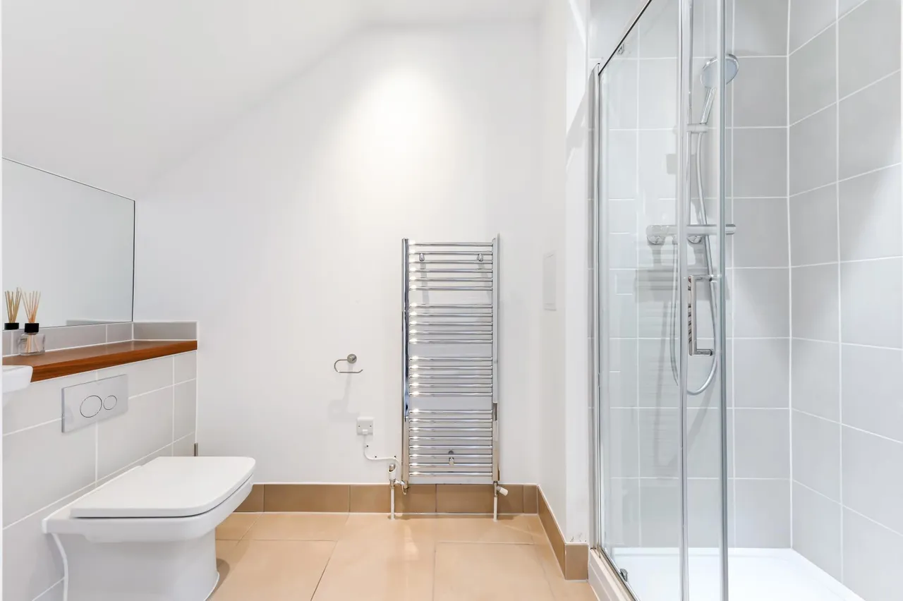 Reynard Way, Brentford, TW8, photo 8
