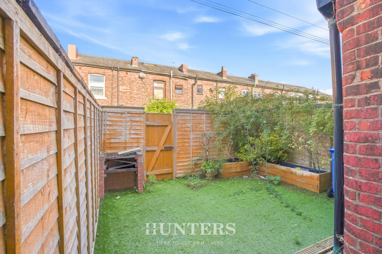 Manchester Old Road, Middleton, M24, photo 16