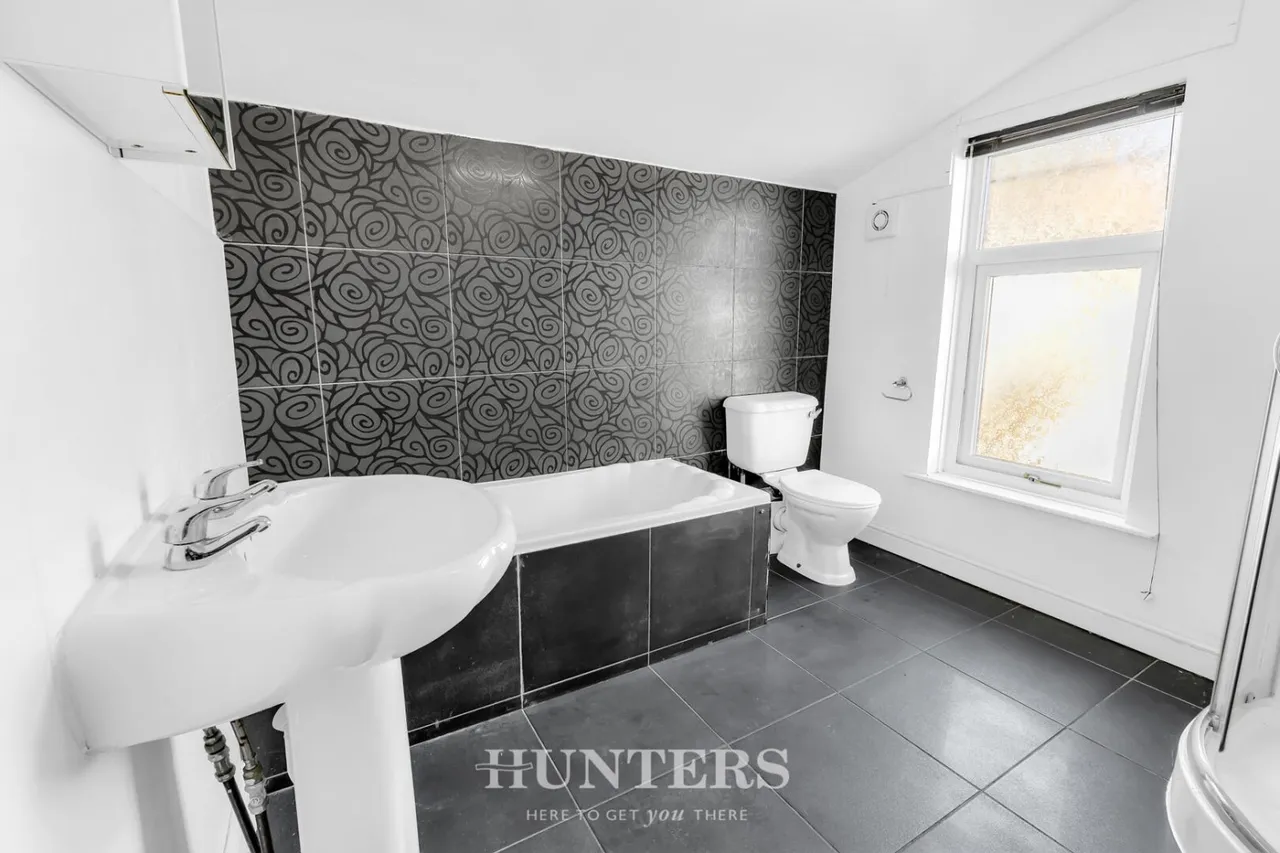 Manchester Old Road, Middleton, M24, photo 14