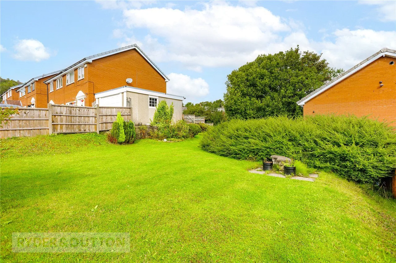Andrew Street, Mossley, OL5, photo 17