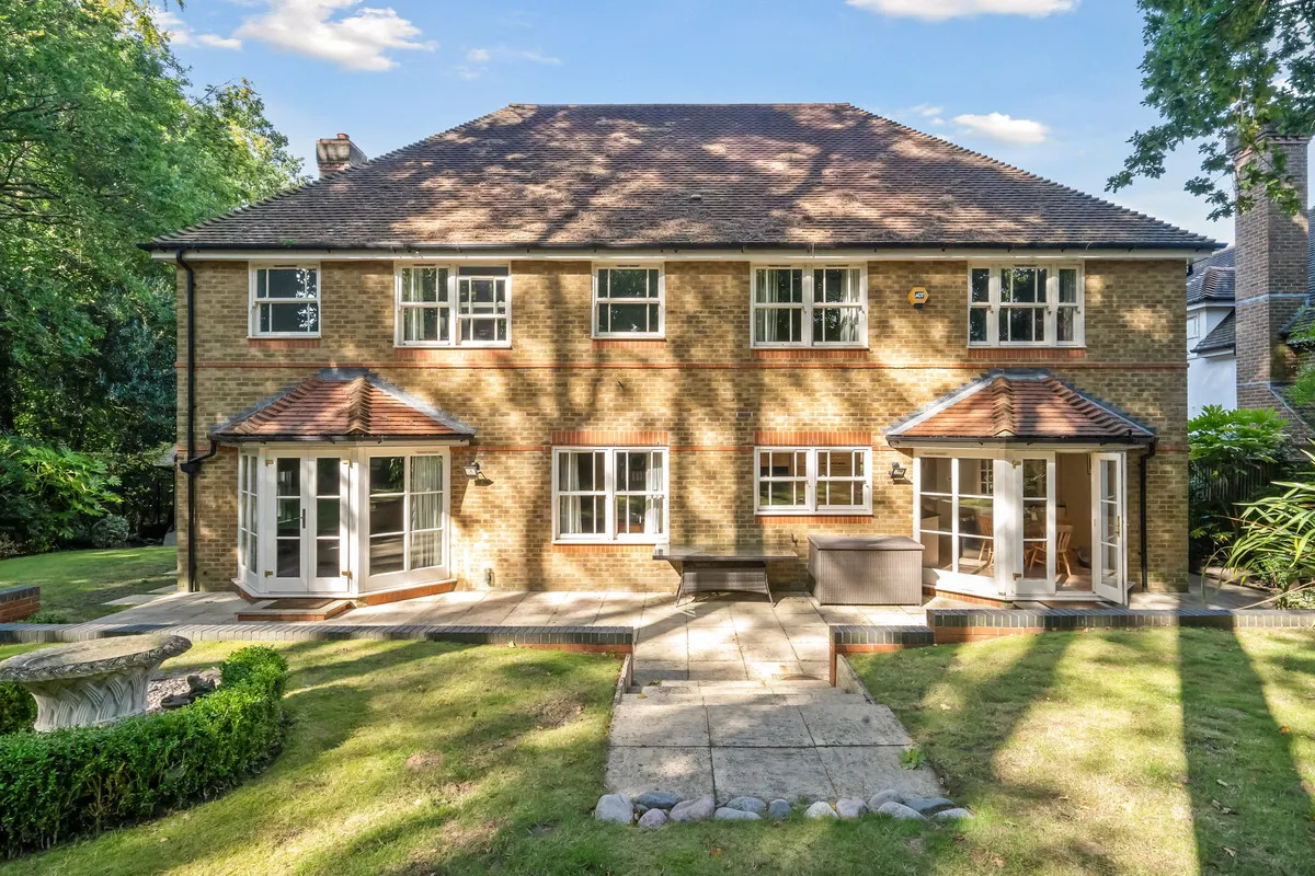 Sandringham Park, KT11, photo 2