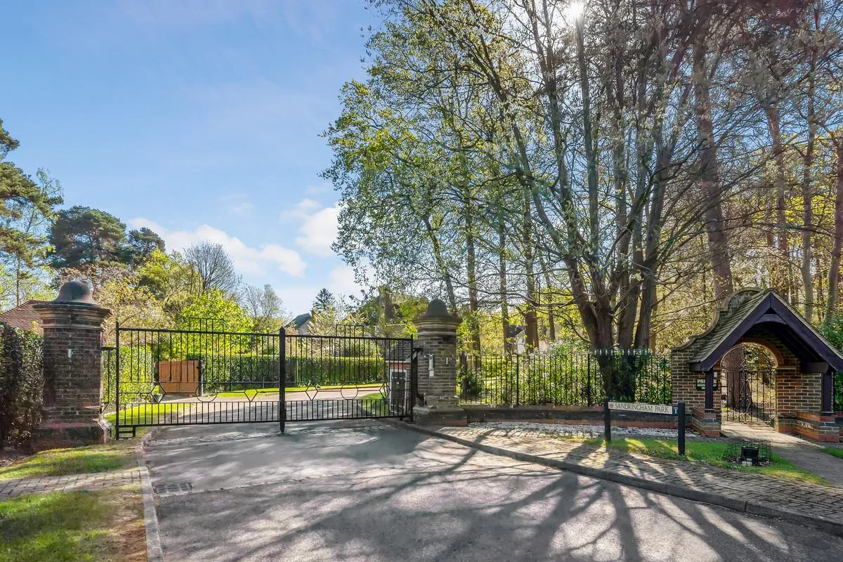 Sandringham Park, KT11, photo 23