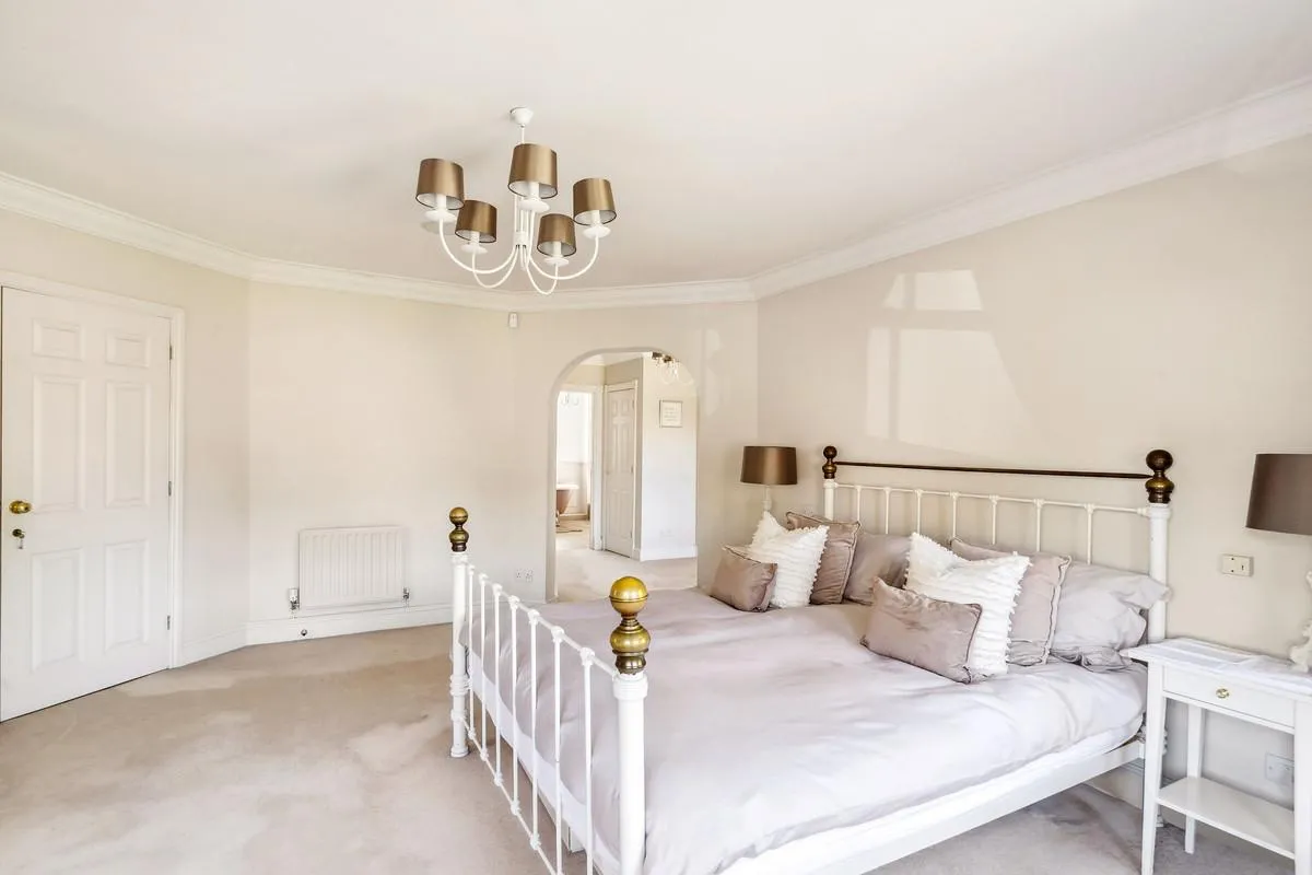 Sandringham Park, KT11, photo 14