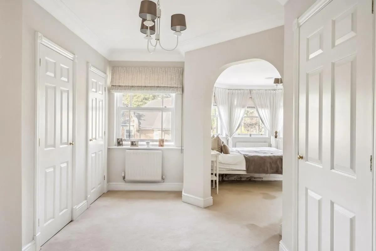 Sandringham Park, KT11, photo 15