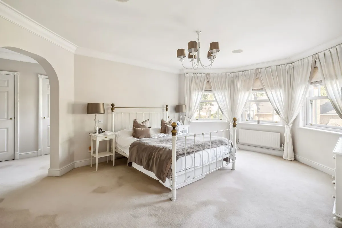 Sandringham Park, KT11, photo 13