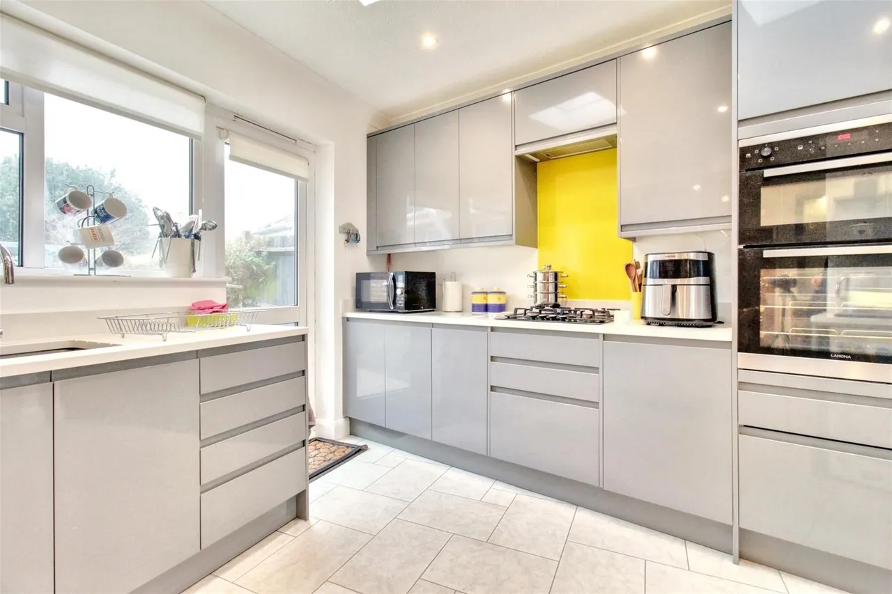 Alinora Crescent, Goring-By-Sea, Worthing, photo 25